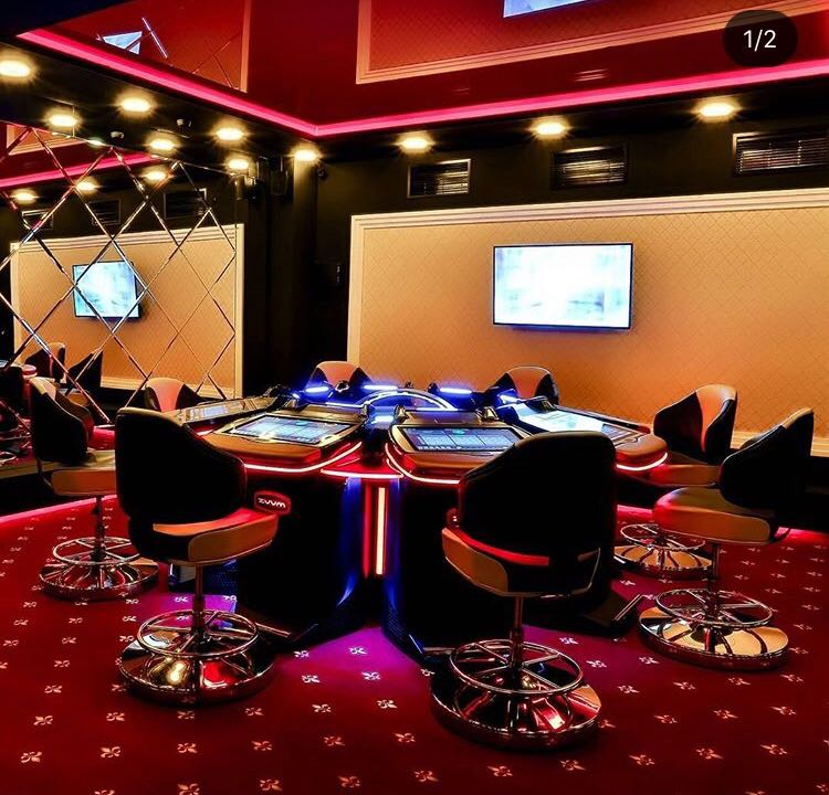 Poker club. Покерный зал. Интерьер покерного клуба. Бинго зал. Покер зал.