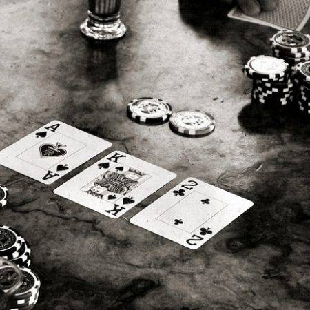 Почему так много игроков терпят неудачи в покере?