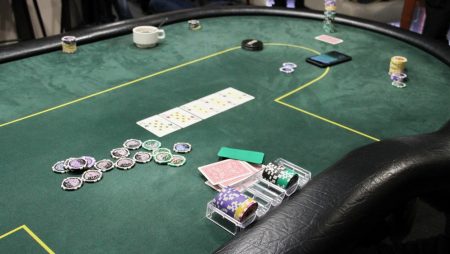 В Алматы ликвидировали подпольный покерный клуб